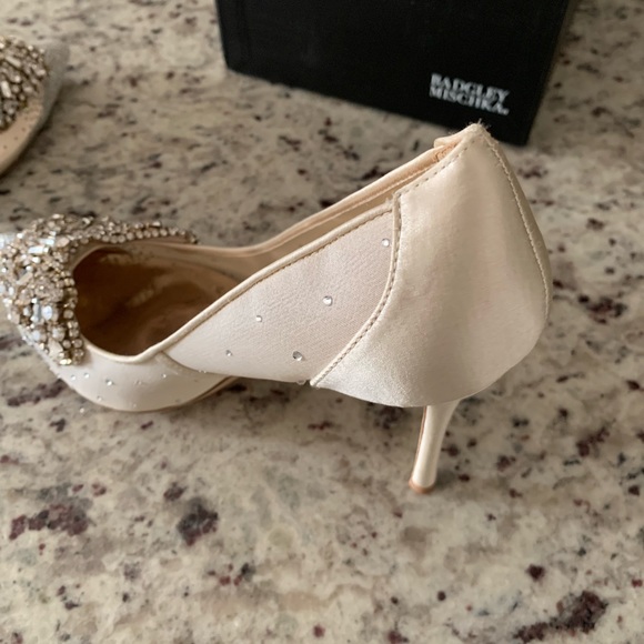 Badgley Mischka Quintana Crystal & Mesh High-Heel Pumps Size 9.5 - Picture 16 of 16